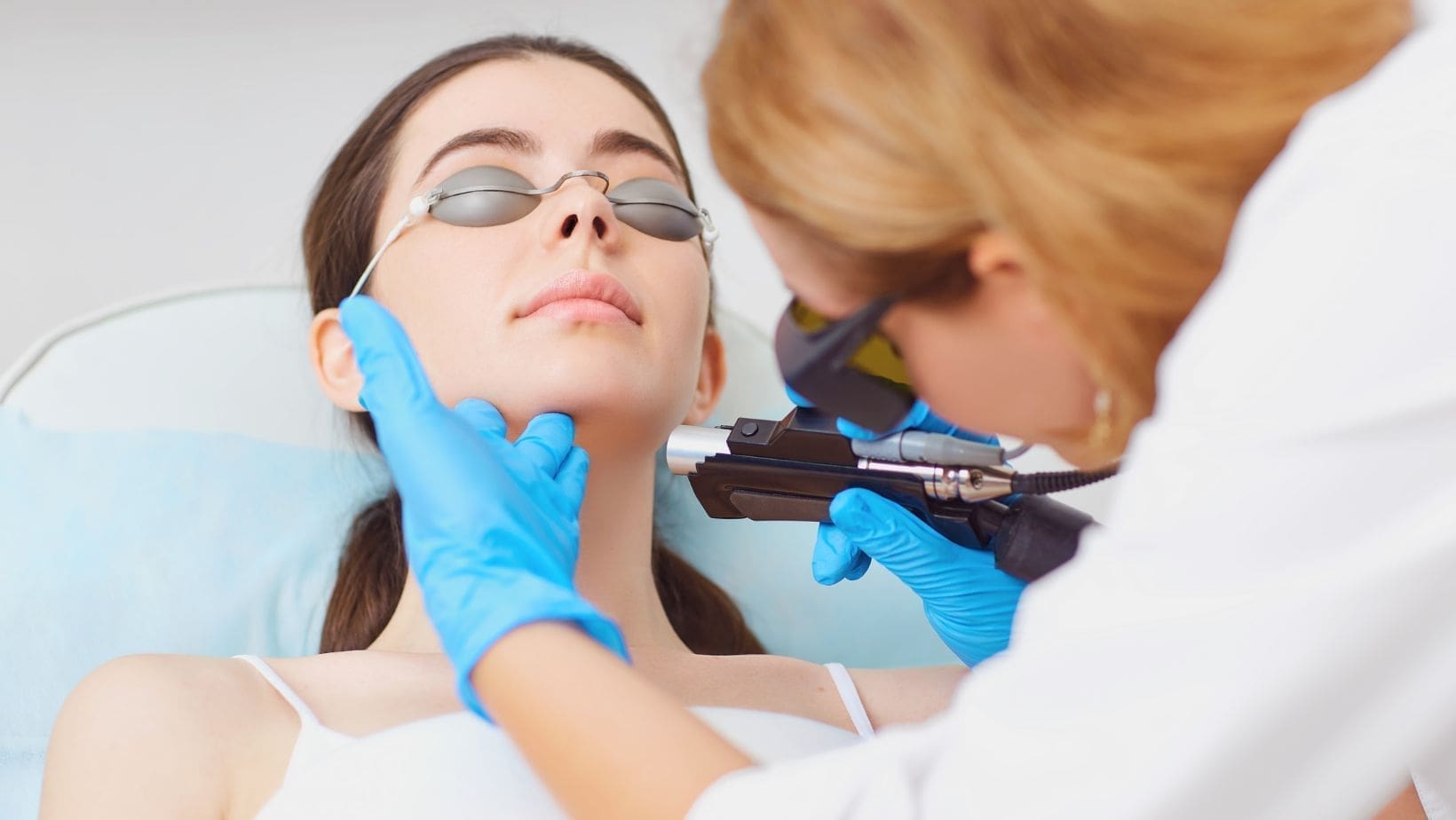 Cold-Laser-Therapy-for-Neck-and-Upper-Back Cold-Laser-Therapy-for-Neck-and-Upper-Back